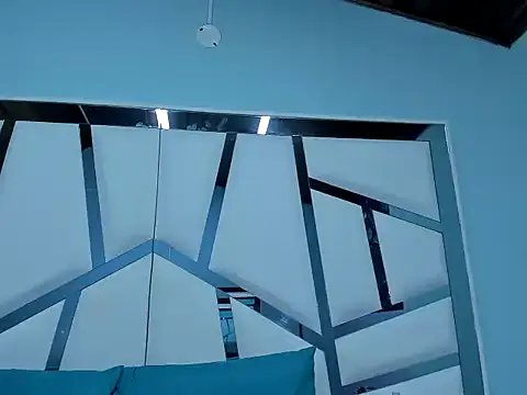 MiaHarper2 online show from December 2025 03:33:01 AM