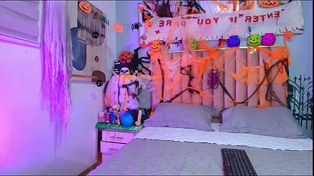 Snapshot of SammyRose_1 chatting on October 2025 01:39:01 PM SammyRose 1 online show from October 2025 01:39:01 PM