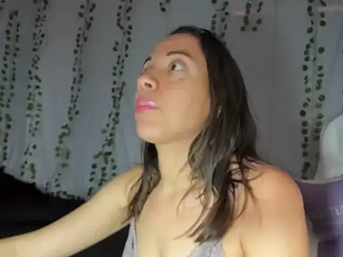 Snapshot of Perla_Jonhson_Rs chatting on November 2025 01:44:02 PM Perla Jonhson Rs online show from November 2025 01:44:02 PM