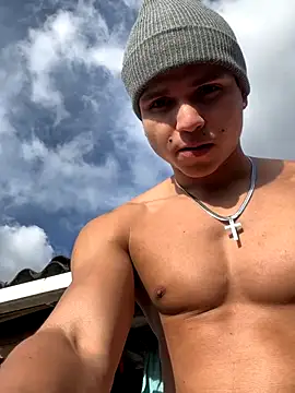 Snapshot of mirallesandbig chatting on October 2025 09:15:01 PM mirallesandbig online show from October 2025 09:15:01 PM