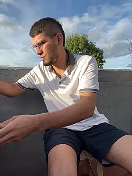 Snapshot of mirallesandbig chatting on October 2025 09:49:02 PM mirallesandbig online show from October 2025 09:49:02 PM