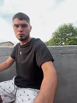 Snapshot of mirallesandbig chatting on November 2025 09:59:01 PM mirallesandbig online show from November 2025 09:59:01 PM