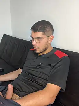 Snapshot of mirallesandbig chatting on November 2025 11:15:01 PM mirallesandbig online show from November 2025 11:15:01 PM