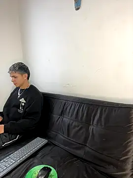 Snapshot of mirallesandbig chatting on November 2025 09:30:02 PM mirallesandbig online show from November 2025 09:30:02 PM