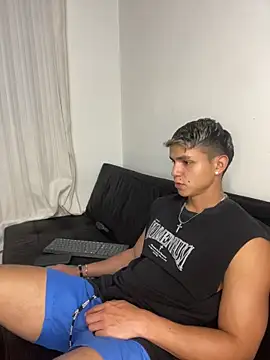 Snapshot of mirallesandbig chatting on December 2025 11:10:01 PM mirallesandbig online show from December 2025 11:10:01 PM