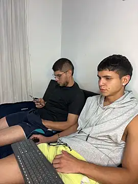 mirallesandbig online show from February 2026 11:52:01 PM