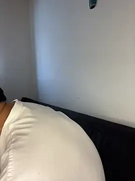 mirallesandbig online show from February 2026 10:35:01 PM