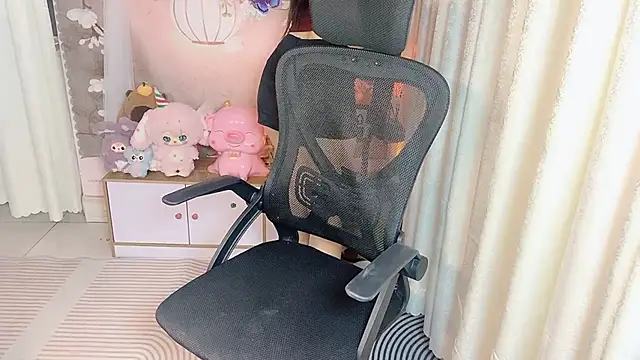 Snapshot of Xuka2594 chatting on December 2025 01:09:02 PM Xuka2594 online show from December 2025 01:09:02 PM