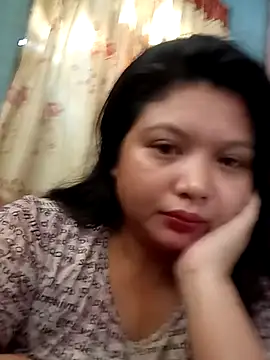 Snapshot of xHotMommaXx chatting on October 2025 05:28:02 AM xHotMommaXx online show from October 2025 05:28:02 AM