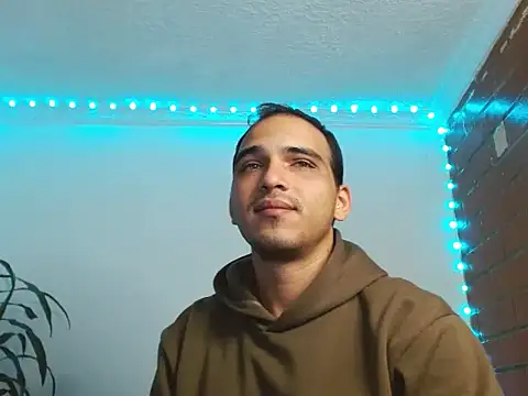 Snapshot of Maax3023 chatting on October 2025 01:12:02 PM Maax3023 online show from October 2025 01:12:02 PM