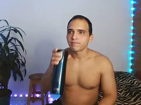 Snapshot of Maax3023 chatting on October 2025 01:07:02 PM Maax3023 online show from October 2025 01:07:02 PM