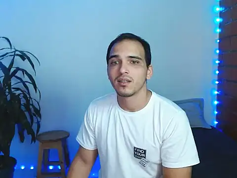 Snapshot of Maax3023 chatting on November 2025 04:51:02 PM Maax3023 online show from November 2025 04:51:02 PM