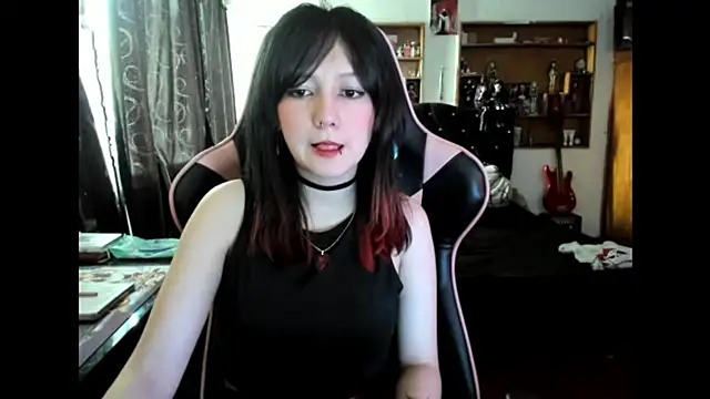 Snapshot of Maki_Zein_ chatting on December 2025 05:42:02 PM Maki Zein online show from December 2025 05:42:02 PM