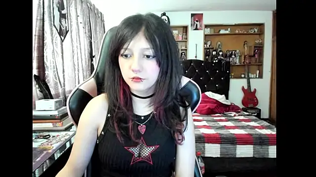 Maki Zein  online show from May 2026 07:19:02 PM