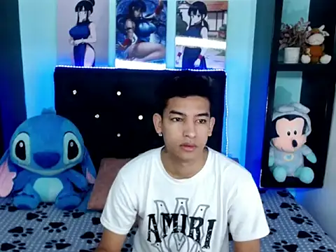 Snapshot of x_Aaron_x chatting on October 2025 04:46:02 AM x Aaron x online show from October 2025 04:46:02 AM