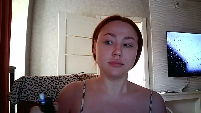 Snapshot of LolaMint_ chatting on November 2025 09:52:01 AM LolaMint online show from November 2025 09:52:01 AM