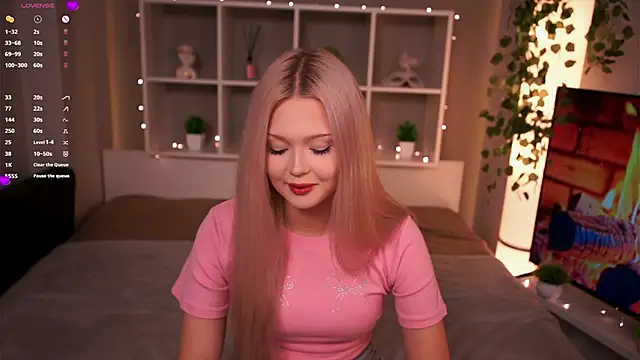 KaryTasch online show from November 2025 07:59:01 PM