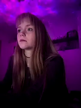 OpheliaMills online show from October 2025 09:25:02 PM