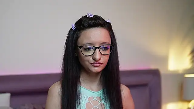 Snapshot of JoelleApril chatting on November 2025 09:26:01 PM JoelleApril online show from November 2025 09:26:01 PM