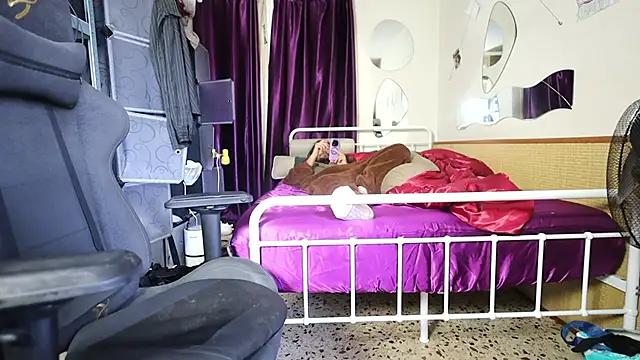 Snapshot of maddy_kinky chatting on October 2025 01:21:01 PM maddy kinky online show from October 2025 01:21:01 PM