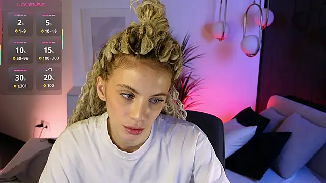 Snapshot of mia_silkk chatting on November 2025 06:24:02 AM mia silkk online show from November 2025 06:24:02 AM