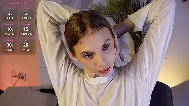 Snapshot of mia_silkk chatting on November 2025 06:08:01 AM mia silkk online show from November 2025 06:08:01 AM