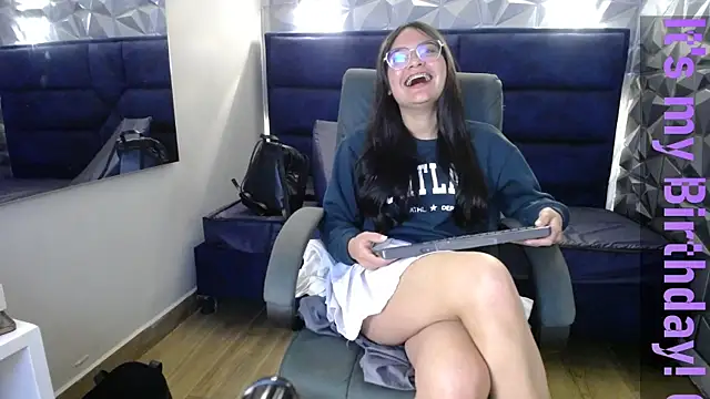 Snapshot of _kita chatting on November 2025 12:05:02 PM kita online show from November 2025 12:05:02 PM