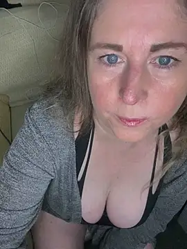 foxy-Chantelle online show from November 2025 06:18:02 PM