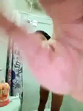 Snapshot of Briseida-White chatting on October 2025 11:33:02 AM Briseida-White online show from October 2025 11:33:02 AM