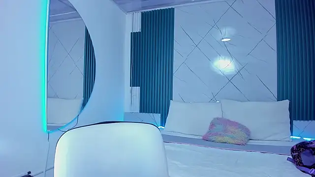 Snapshot of Briseida-White chatting on November 2025 11:46:02 AM Briseida-White online show from November 2025 11:46:02 AM