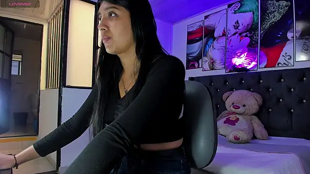 Snapshot of Briseida-White chatting on December 2025 02:00:02 PM Briseida-White online show from December 2025 02:00:02 PM