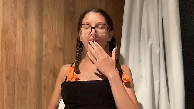 Snapshot of absoluthorrorfield chatting on November 2025 12:44:01 AM absoluthorrorfield online show from November 2025 12:44:01 AM