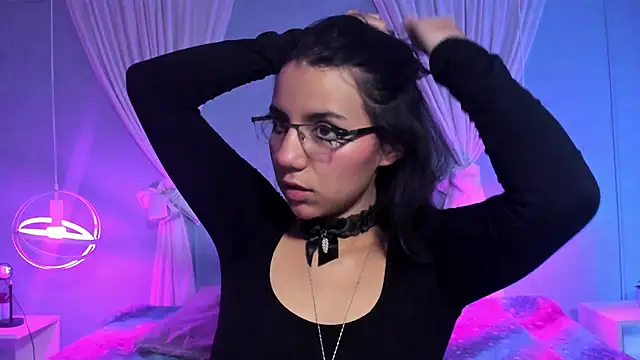 Snapshot of HollyPeach chatting on November 2025 08:19:01 PM HollyPeach online show from November 2025 08:19:01 PM