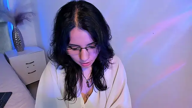 Snapshot of HollyPeach chatting on December 2025 08:16:02 PM HollyPeach online show from December 2025 08:16:02 PM