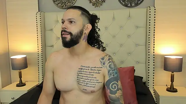 Snapshot of AlukardBig chatting on October 2025 12:56:02 PM AlukardBig online show from October 2025 12:56:02 PM