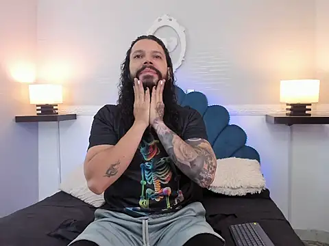 Snapshot of AlukardBig chatting on November 2025 01:00:02 PM AlukardBig online show from November 2025 01:00:02 PM