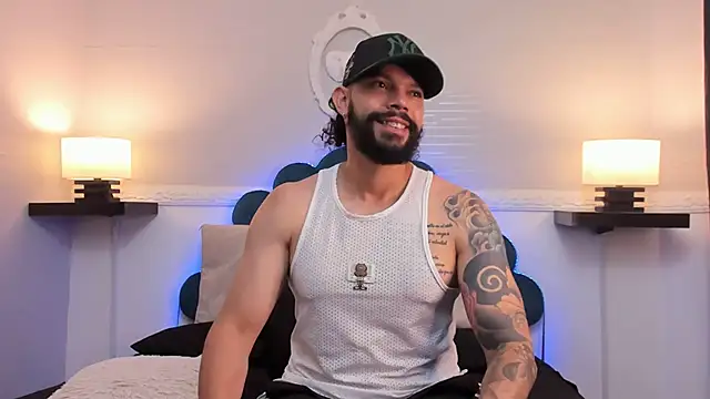 Snapshot of AlukardBig chatting on November 2025 12:59:02 PM AlukardBig online show from November 2025 12:59:02 PM