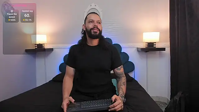 Snapshot of AlukardBig chatting on November 2025 12:20:01 PM AlukardBig online show from November 2025 12:20:01 PM