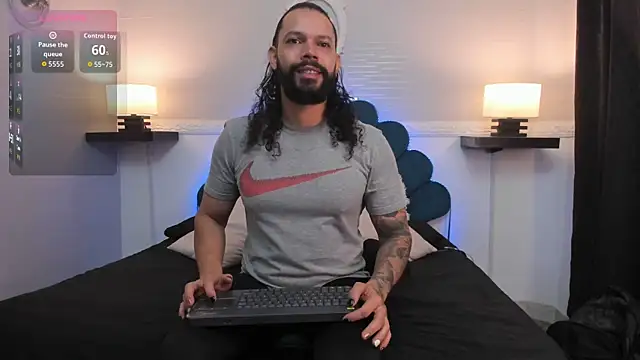 Snapshot of AlukardBig chatting on November 2025 12:05:02 PM AlukardBig online show from November 2025 12:05:02 PM