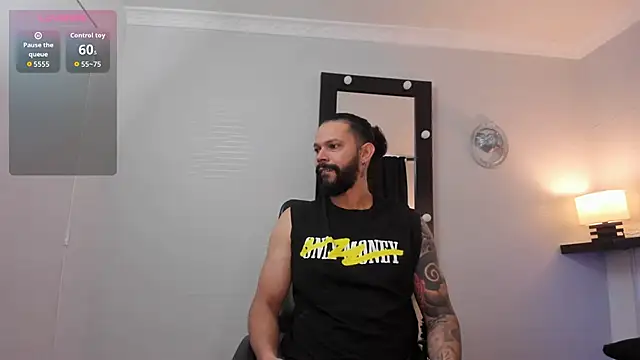 Snapshot of AlukardBig chatting on November 2025 02:06:01 PM AlukardBig online show from November 2025 02:06:01 PM