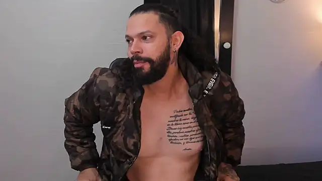 Snapshot of AlukardBig chatting on November 2025 12:15:02 PM AlukardBig online show from November 2025 12:15:02 PM