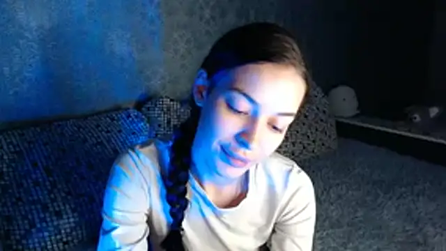 Daphne Darkthorn online show from November 2025 02:27:01 PM