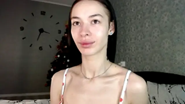 Snapshot of Daphne_Darkthorn chatting on December 2025 02:30:02 AM Daphne Darkthorn online show from December 2025 02:30:02 AM