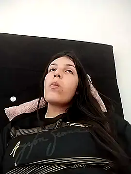 Thaila-Aurora online show from December 2025 05:53:02 PM