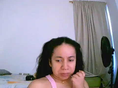 Snapshot of chiarafus0 chatting on December 2025 08:47:02 PM chiarafus0 online show from December 2025 08:47:02 PM