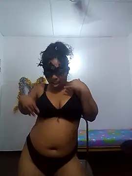Expose Queen online show from April 2026 06:06:01 PM