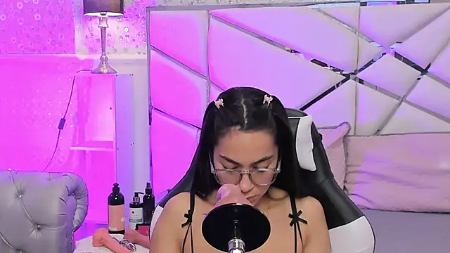 GabbiePrice online show from June 2026 12:30:01 AM
