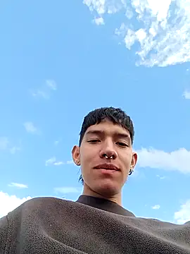 Snapshot of heyy_noah11 chatting on October 2025 08:31:02 PM heyy noah11 online show from October 2025 08:31:02 PM