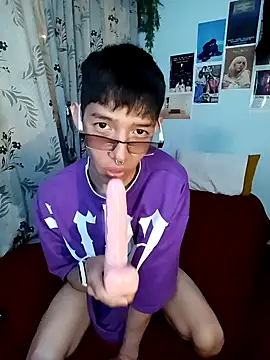 Snapshot of heyy_noah11 chatting on October 2025 01:08:02 AM heyy noah11 online show from October 2025 01:08:02 AM