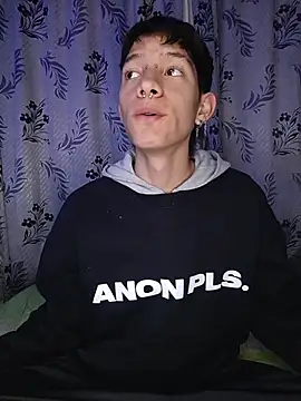 Snapshot of heyy_noah11 chatting on November 2025 01:15:02 AM heyy noah11 online show from November 2025 01:15:02 AM